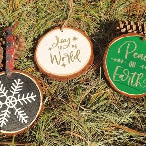 Wood Slice Christmas Ornaments